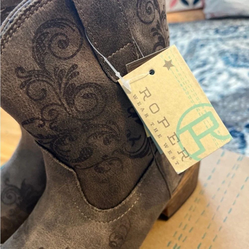 Roper Short Stuff Embroidery Snip Toe Cowboy Booties